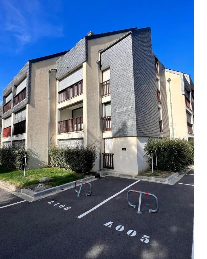 Appt T2 4 Pers Saint Lary Centre Village Parking Luaran gambar